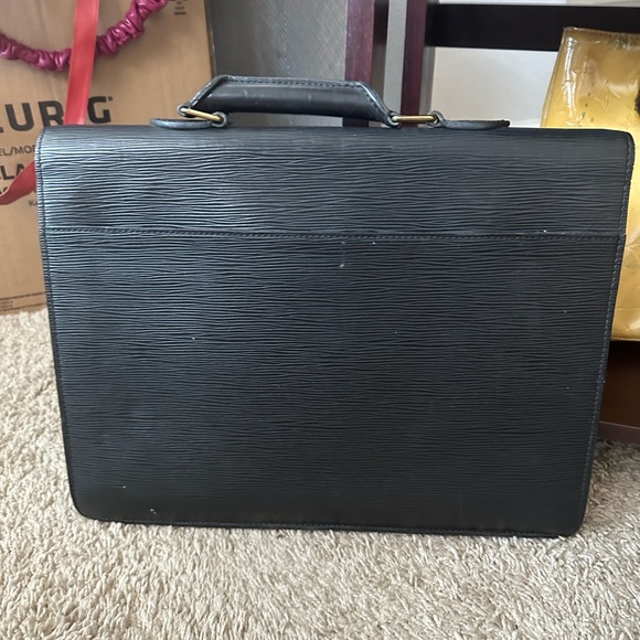 Black Epi LV Briefcase with Handle - Picture 3 of 9